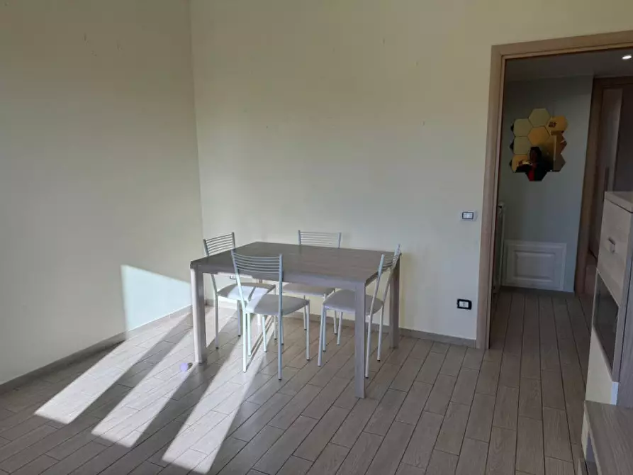 Immagine 2 di Appartamento in vendita  in Via Santena a Roma