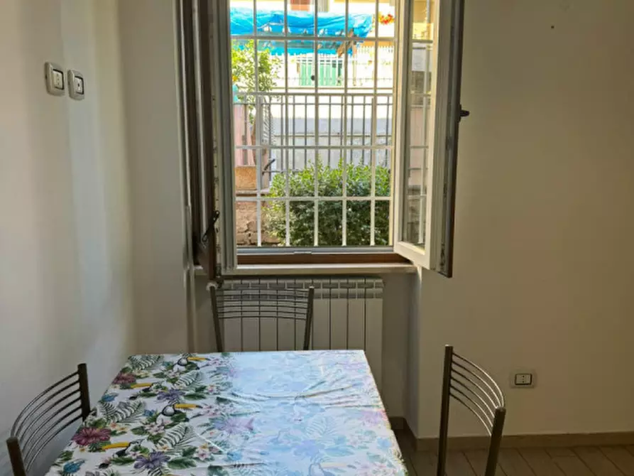 Immagine 4 di Appartamento in vendita  in Via Santena a Roma