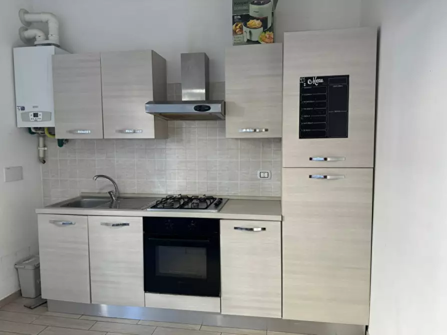 Immagine 6 di Appartamento in vendita  in Via Santena a Roma