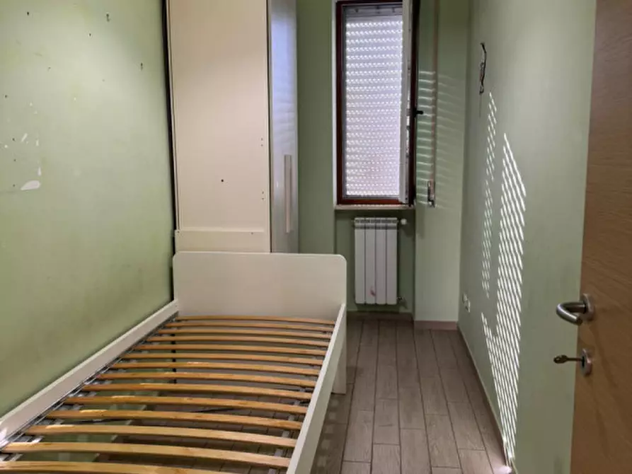 Immagine 10 di Appartamento in vendita  in Via Santena a Roma