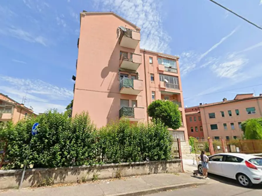 Immagine 2 di Appartamento in vendita  in Via Amedeo Carisio 14 a Verona