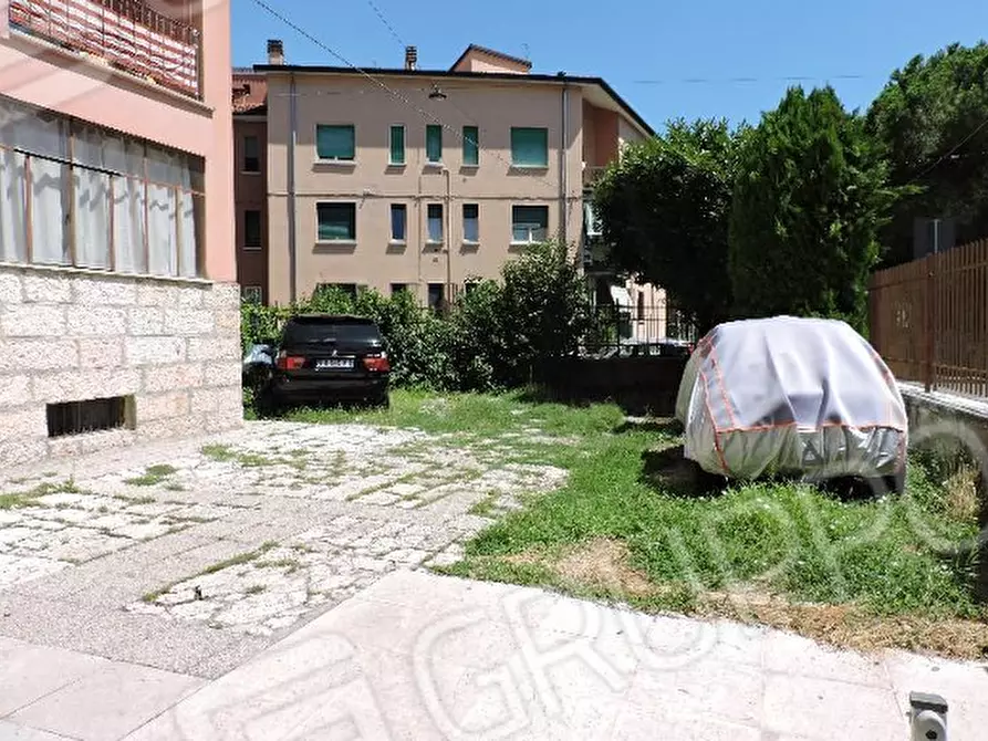 Immagine 3 di Appartamento in vendita  in Via Amedeo Carisio 14 a Verona