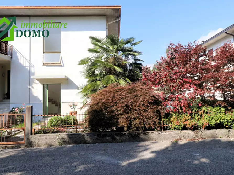 Immagine 2 di Appartamento in affitto  in via Borgosesia a Schio