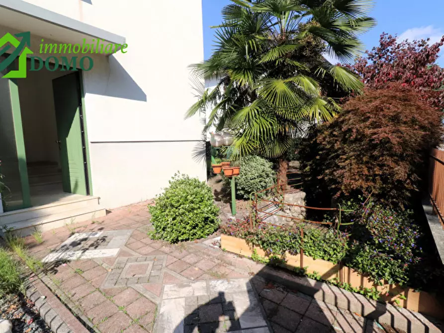 Immagine 3 di Appartamento in affitto  in via Borgosesia a Schio