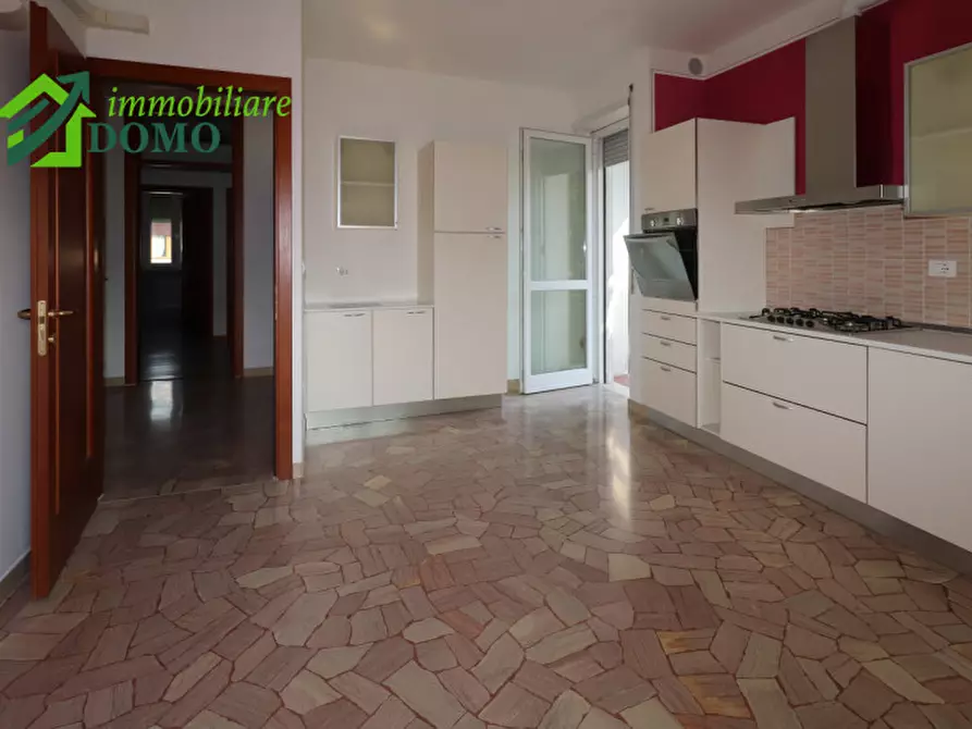 Immagine 4 di Appartamento in affitto  in via Borgosesia a Schio