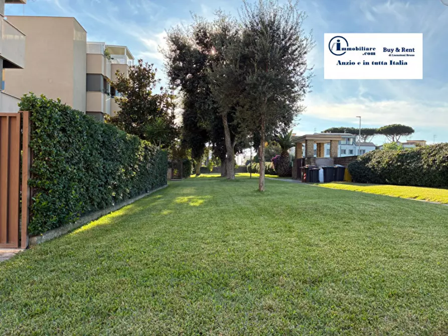 Immagine 10 di Appartamento in vendita  in Via del Teatro Romano a Anzio