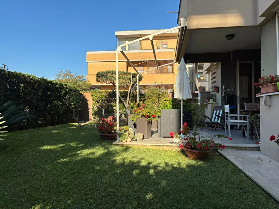 Immagine 10 di Appartamento in vendita  in Via del Teatro Romano a Anzio