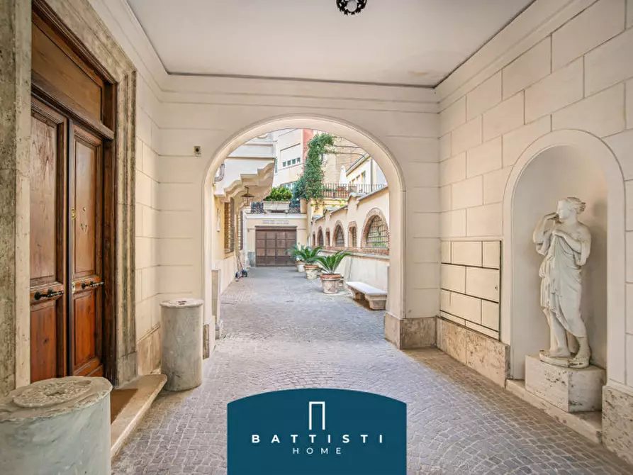 Immagine 38 di Attico in affitto  in Via di San Teodoro a Roma