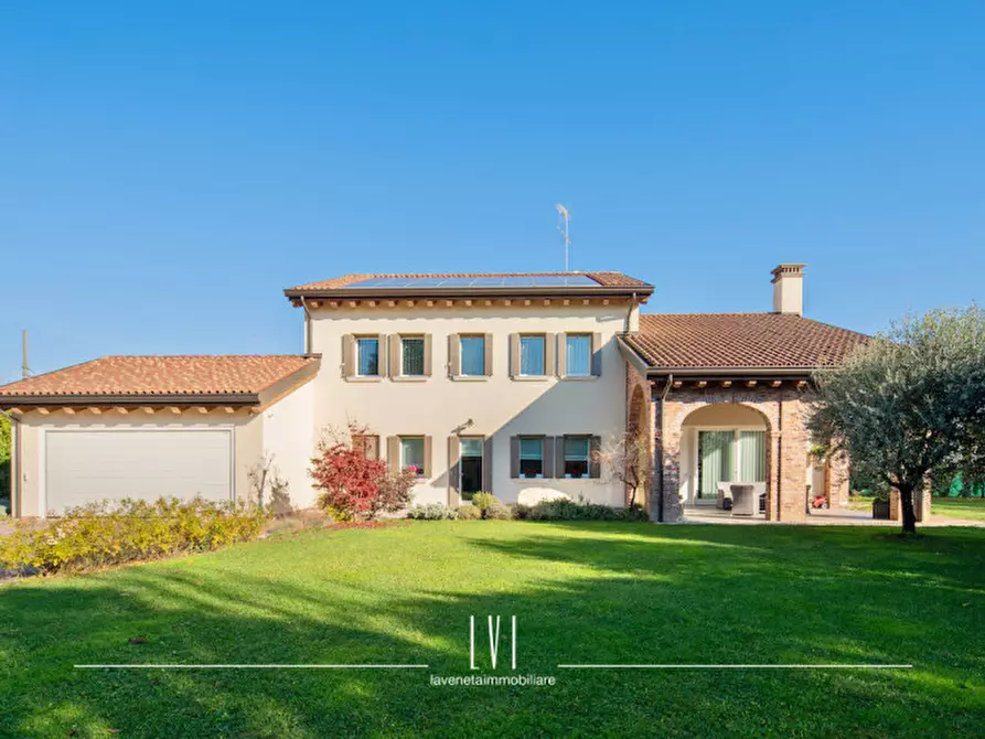 Immagine 2 di Villa in vendita  in via Bosco 2 a Noventa Di Piave