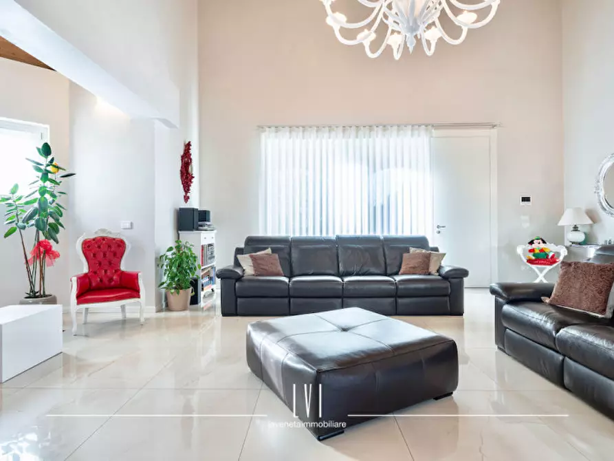 Immagine 13 di Villa in vendita  in via Bosco 2 a Noventa Di Piave