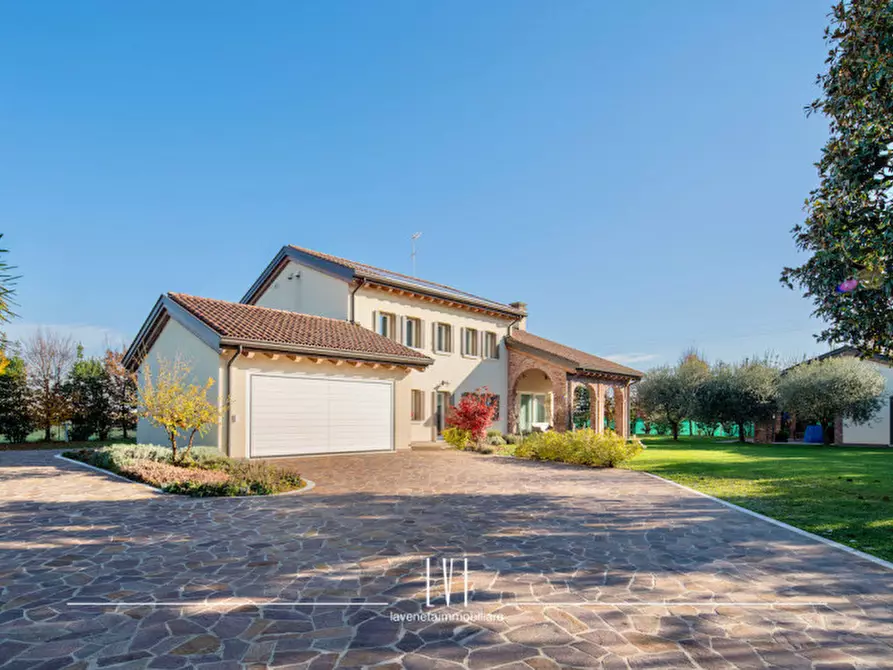 Immagine 50 di Villa in vendita  in via Bosco 2 a Noventa Di Piave