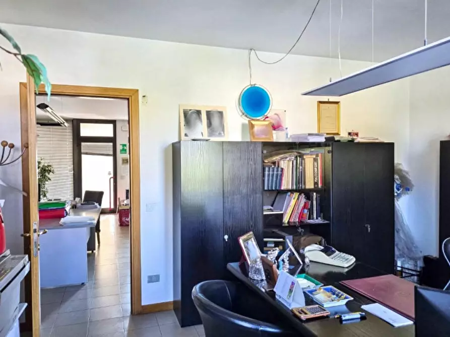 Immagine 5 di Ufficio in vendita  in Via Asilo Bonazzi, 3, 36071 Arzignano VI, Italia a Arzignano