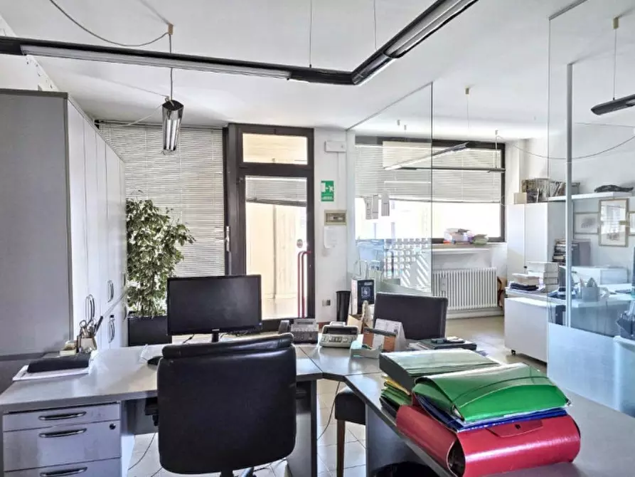 Immagine 11 di Ufficio in vendita  in Via Asilo Bonazzi, 3, 36071 Arzignano VI, Italia a Arzignano