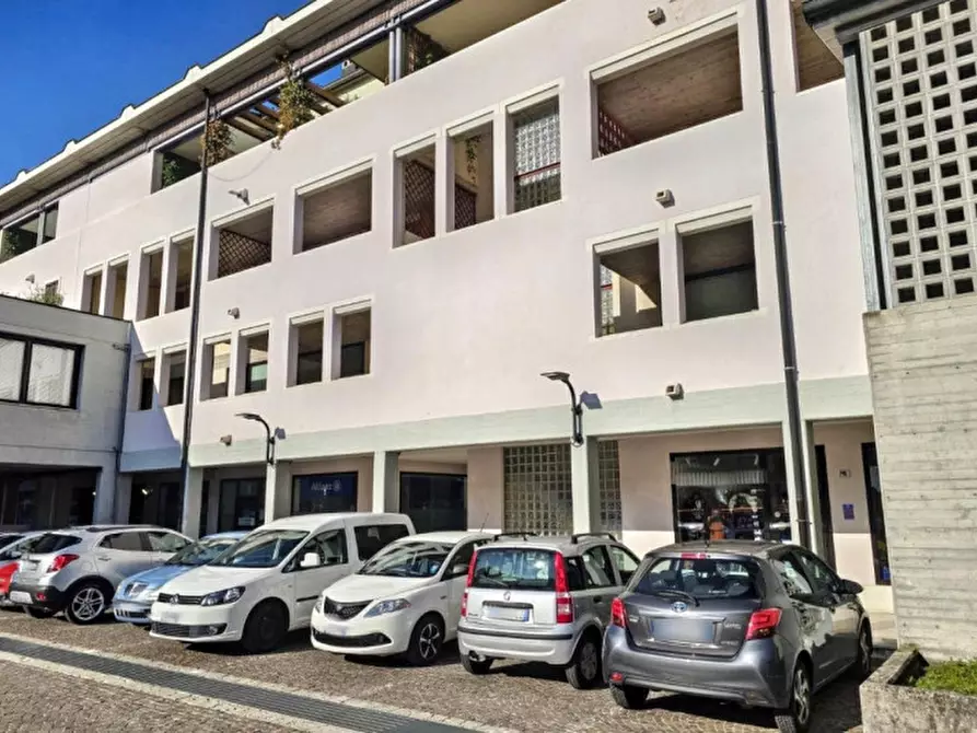 Immagine 17 di Ufficio in vendita  in Via Asilo Bonazzi, 3, 36071 Arzignano VI, Italia a Arzignano