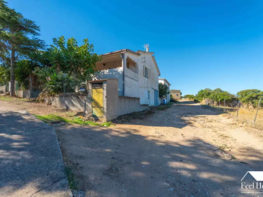 Immagine 27 di Villa in vendita  a Olbia