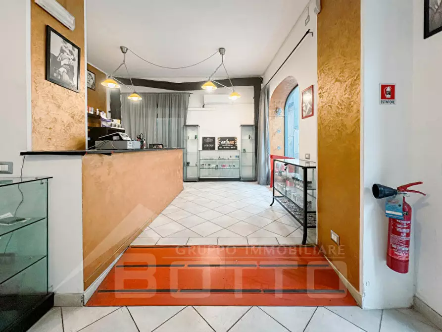 Immagine 4 di Negozio in vendita  in via enea picchio 32 a Oleggio