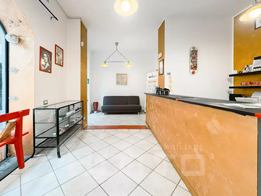 Immagine 6 di Negozio in vendita  in via enea picchio 32 a Oleggio