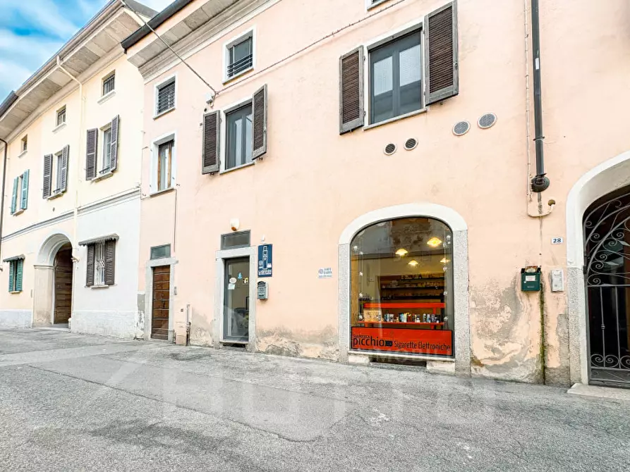 Immagine 13 di Negozio in vendita  in via enea picchio 32 a Oleggio