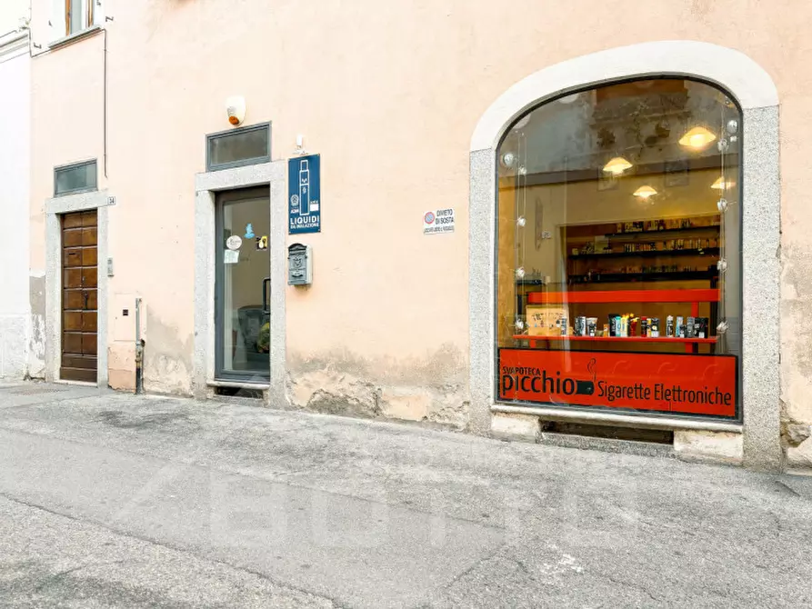 Immagine 14 di Negozio in vendita  in via enea picchio 32 a Oleggio