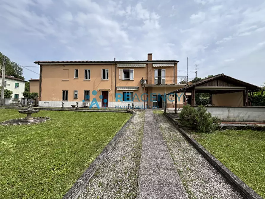 Immagine 1 di Casa indipendente in vendita  in Strada Biron di Sotto a Vicenza