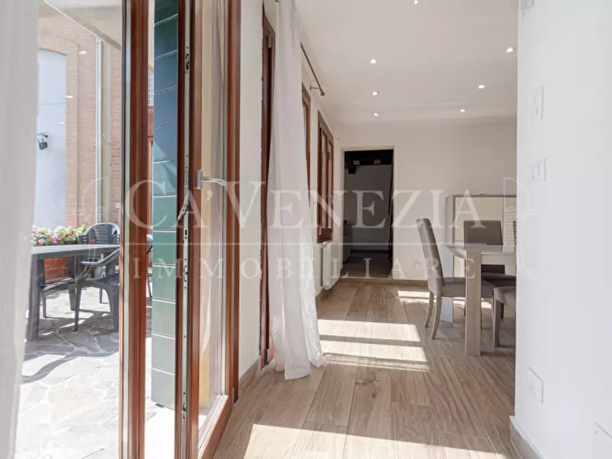 Immagine 12 di Appartamento in vendita  a Venezia