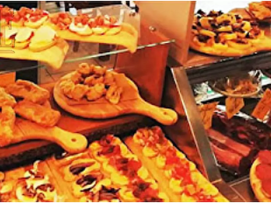 Immagine 3 di Attività commerciale in vendita  a Venezia