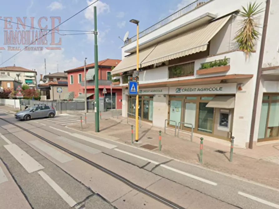 Immagine 4 di Attività commerciale in vendita  a Venezia