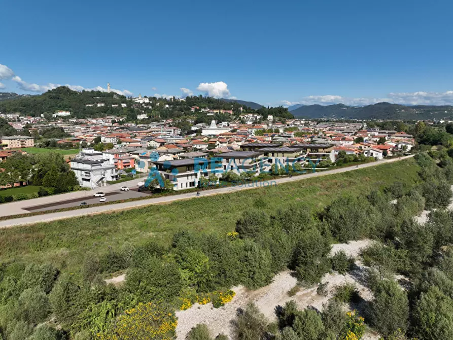 Immagine 10 di Attico in vendita  a Trissino