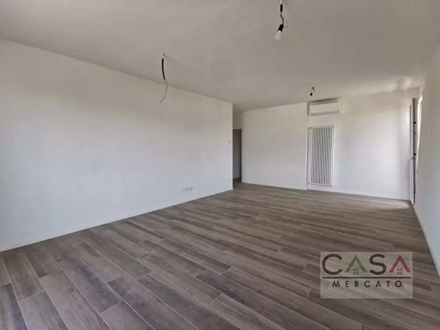 Immagine 1 di Appartamento in vendita  in Via Sclavons a Cordenons