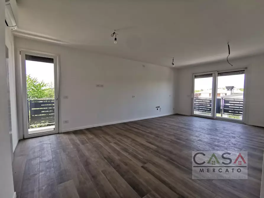 Immagine 4 di Appartamento in vendita  in Via Sclavons a Cordenons
