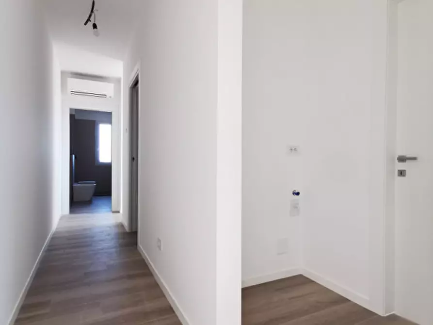 Immagine 7 di Appartamento in vendita  in Via Sclavons a Cordenons