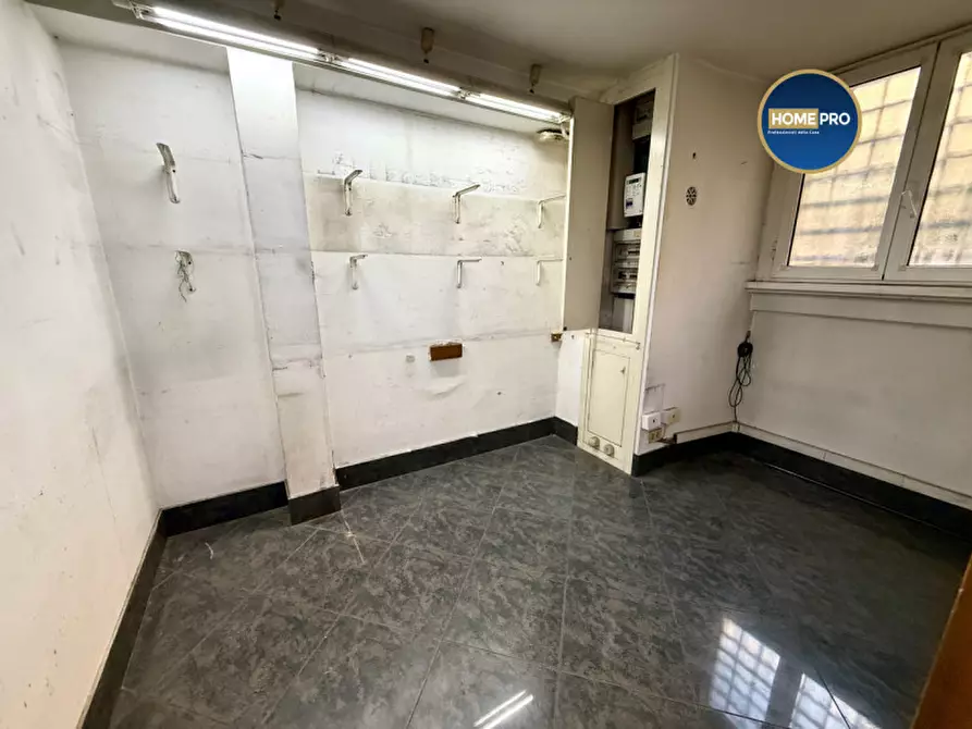 Immagine 5 di Negozio in affitto  in via Oslavia a Roma