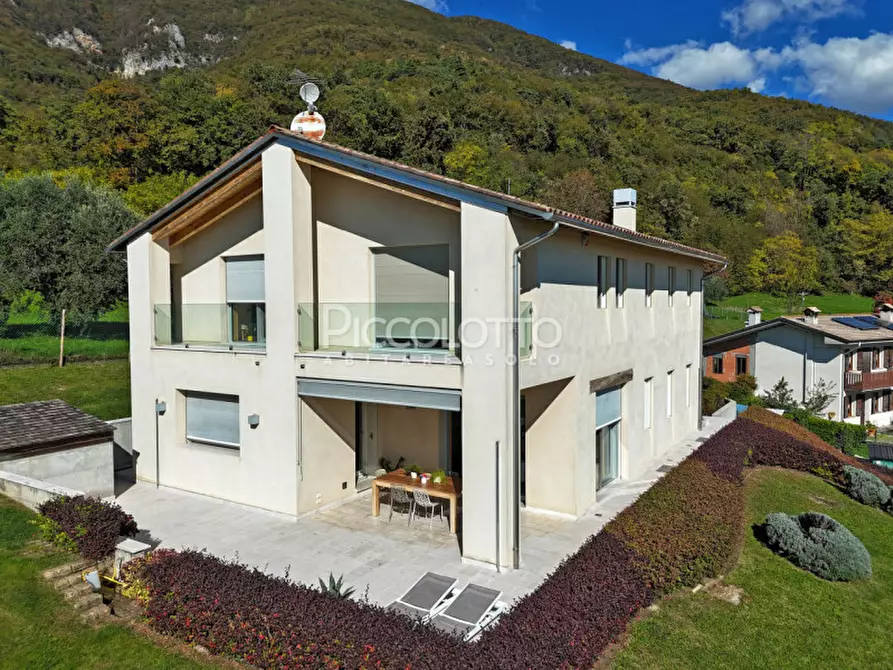 Immagine 5 di Villa in vendita  in via Italo Girardi a Borso Del Grappa