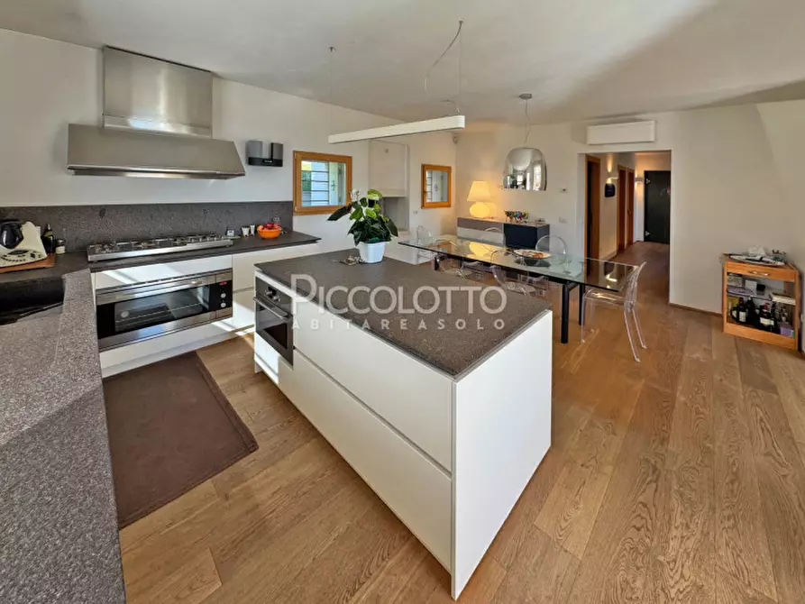 Immagine 14 di Villa in vendita  in via Italo Girardi a Borso Del Grappa