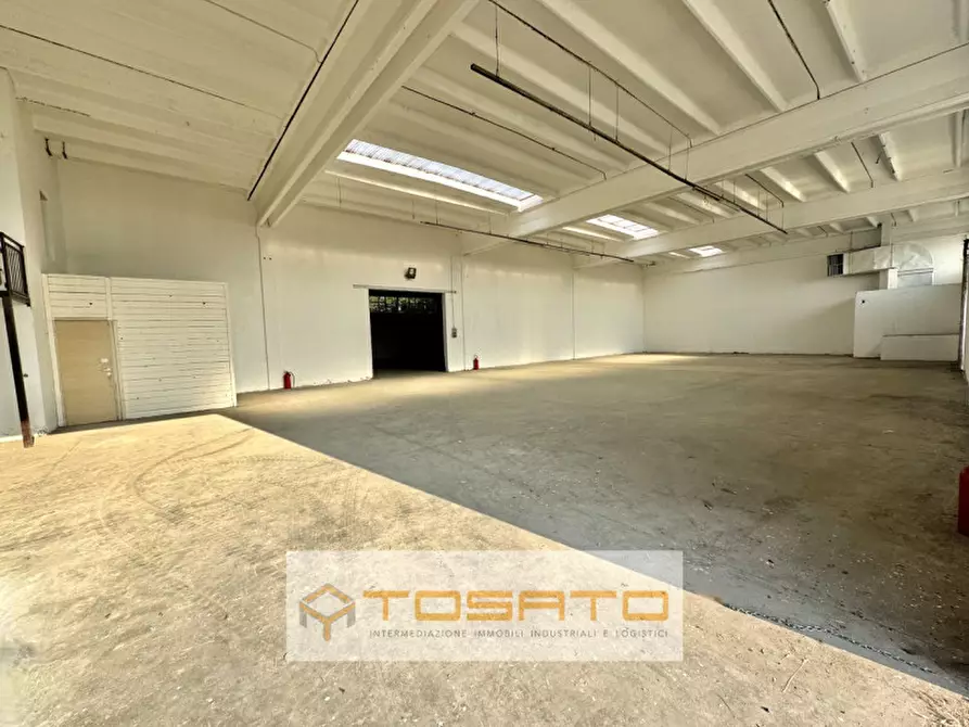Immagine 3 di Capannone industriale in affitto  a Isola Rizza