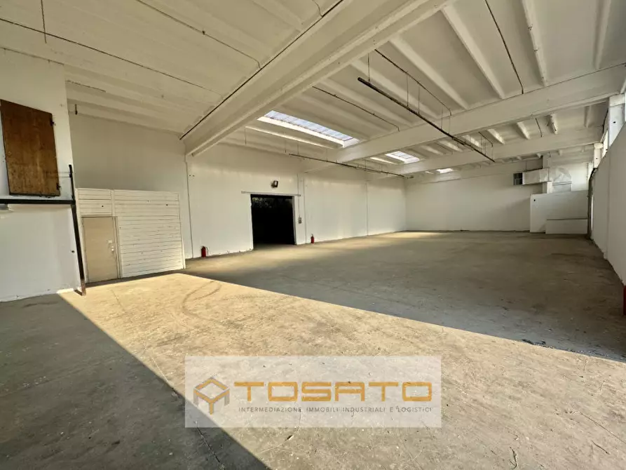Immagine 4 di Capannone industriale in affitto  a Isola Rizza