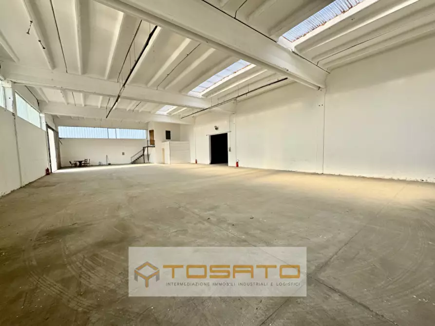 Immagine 6 di Capannone industriale in affitto  a Isola Rizza