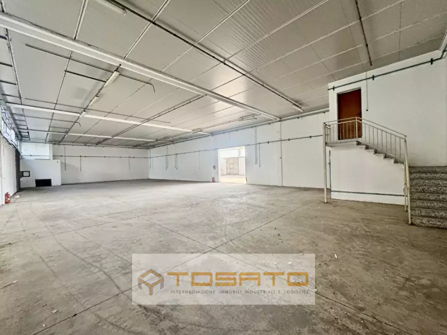 Immagine 8 di Capannone industriale in affitto  a Isola Rizza