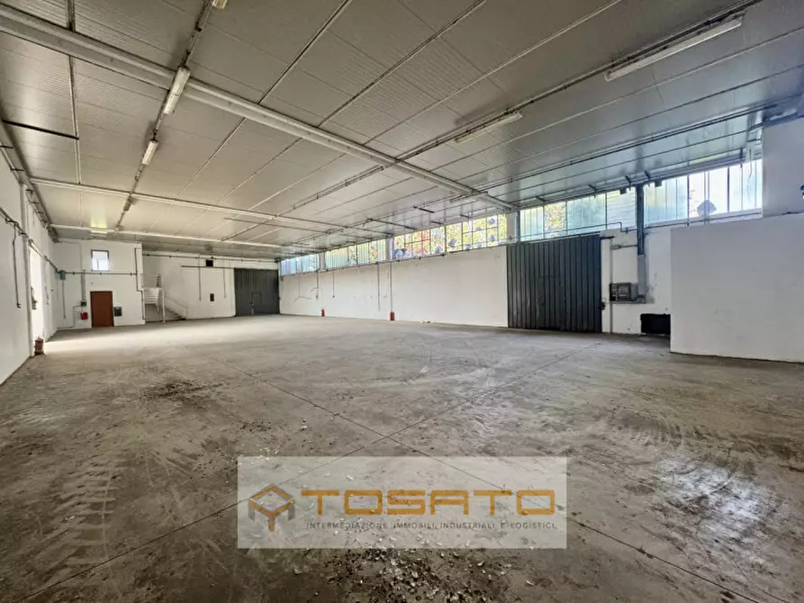 Immagine 10 di Capannone industriale in affitto  a Isola Rizza