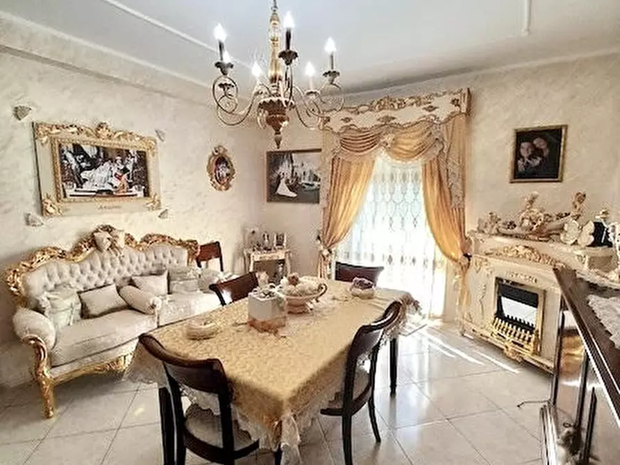 Immagine 1 di Appartamento in vendita  in VIA ROCCAZZO a Palermo