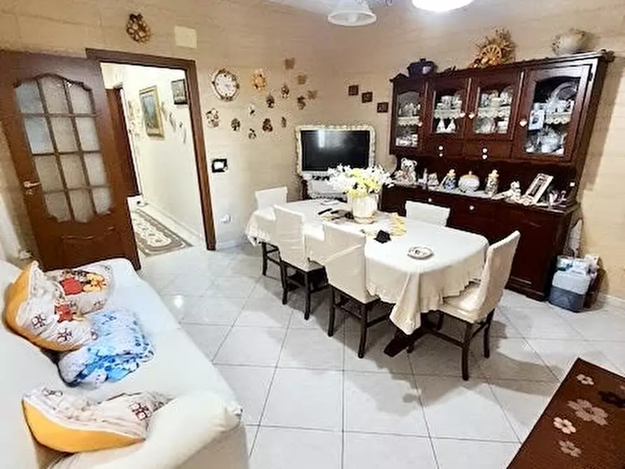 Immagine 2 di Appartamento in vendita  in VIA ROCCAZZO a Palermo