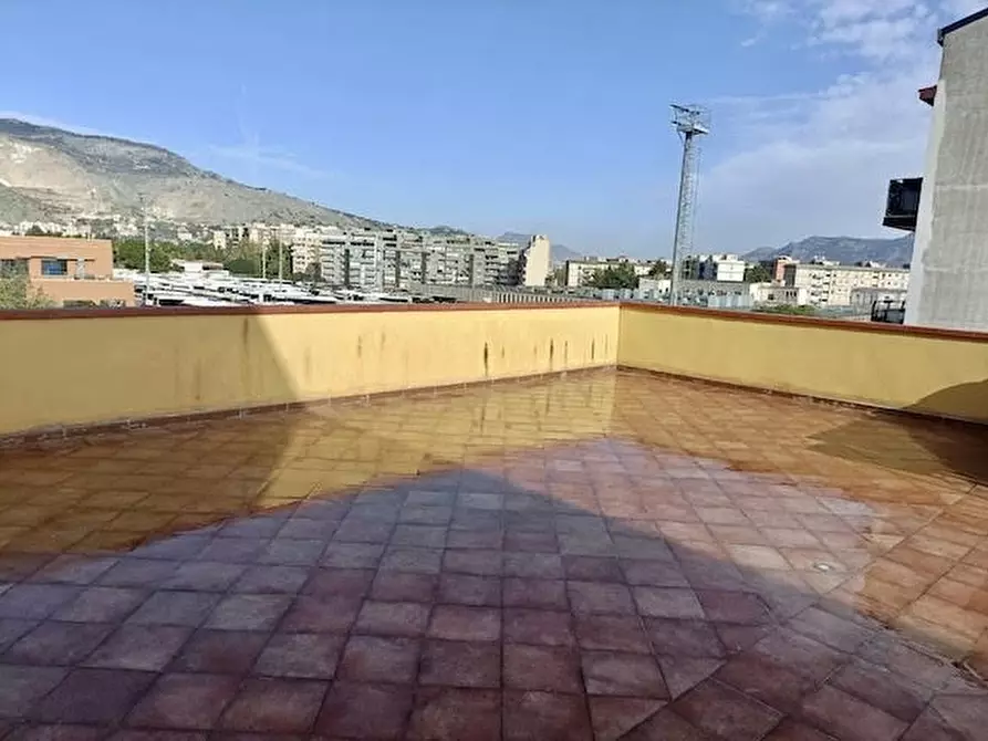 Immagine 3 di Appartamento in vendita  in VIA ROCCAZZO a Palermo