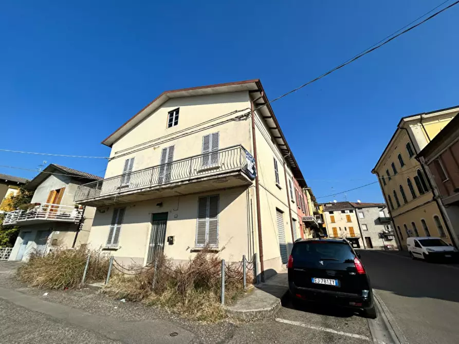 Immagine 1 di Casa indipendente in vendita  in via roma a Poviglio