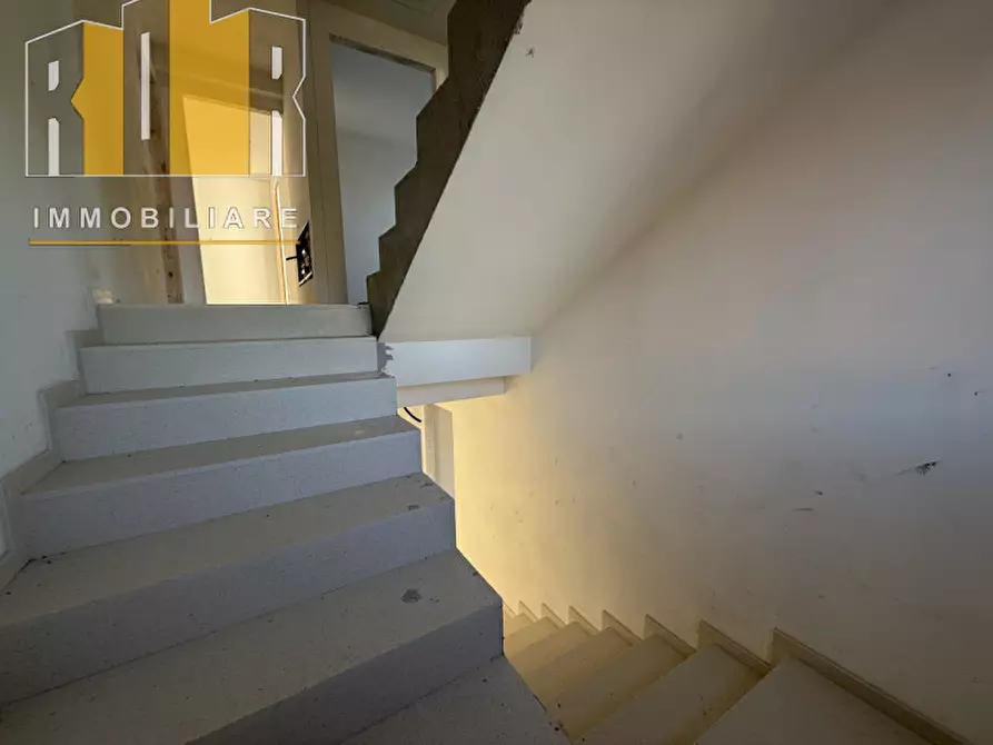 Immagine 6 di Casa trifamiliare in vendita  in Via Ponte San Nicolò a Ponte San Nicolò