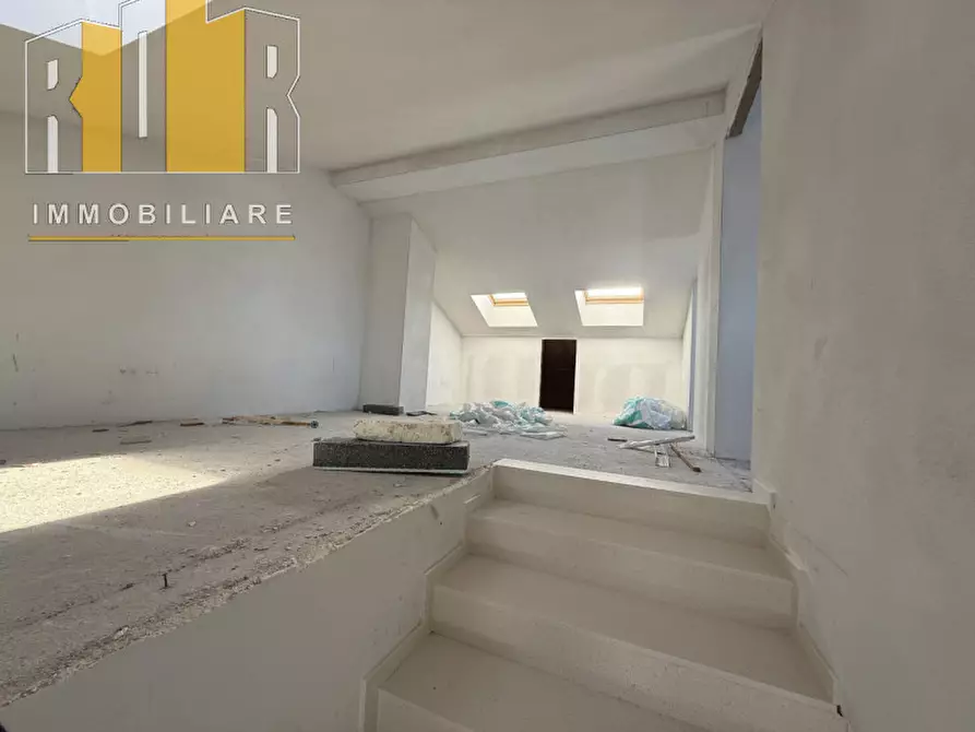 Immagine 12 di Casa trifamiliare in vendita  in Via Ponte San Nicolò a Ponte San Nicolò