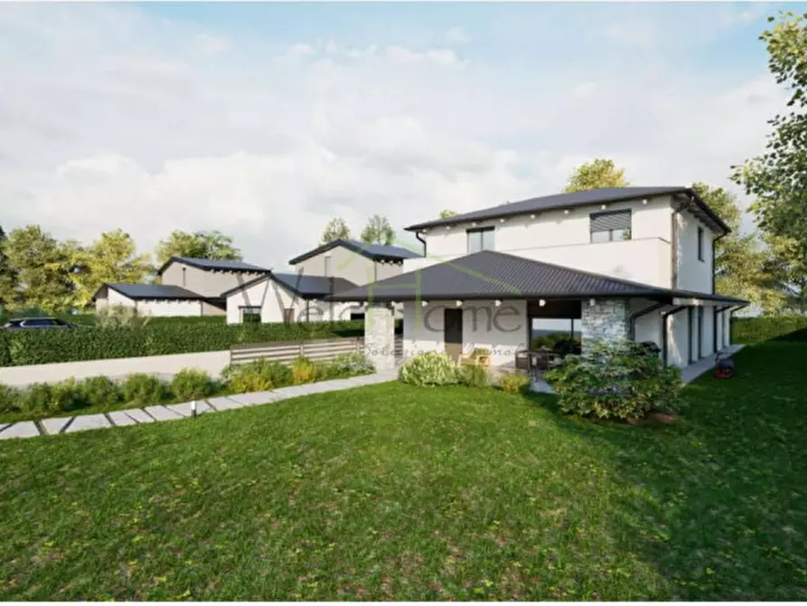 Immagine 4 di Villa in vendita  a Albavilla