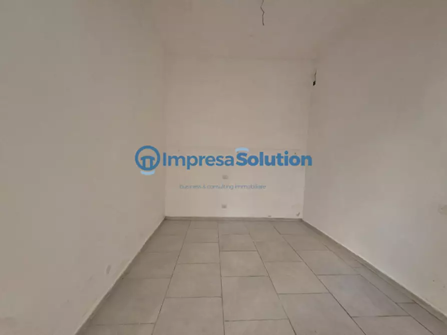 Immagine 12 di Negozio in affitto  in Via Giuseppe Fiorelli 3 a Napoli