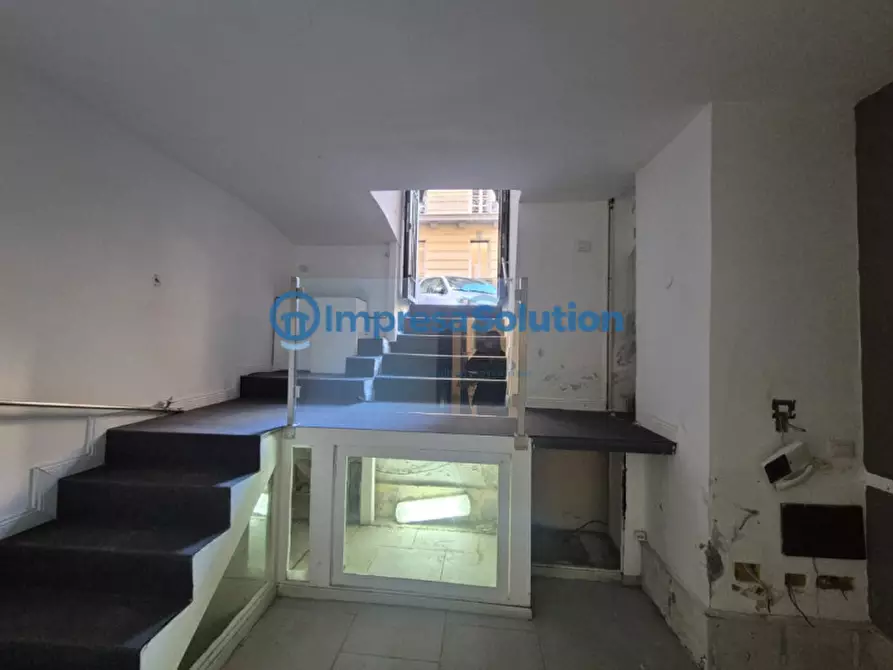 Immagine 13 di Negozio in affitto  in Via Giuseppe Fiorelli 3 a Napoli