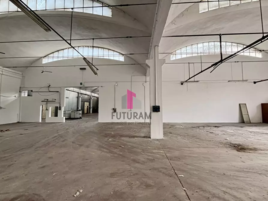 Immagine 4 di Capannone industriale in affitto  in via volta a Limena
