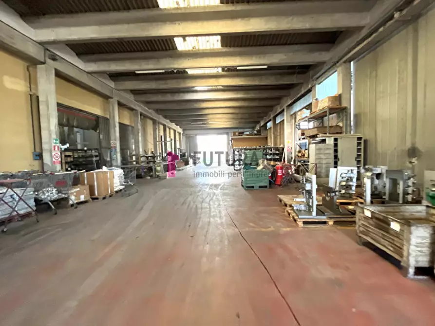 Immagine 6 di Capannone industriale in affitto  in via volta a Limena